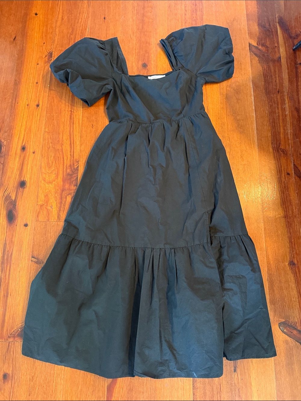 Astr Black Puff-Sleeve Tiered Midi Dress